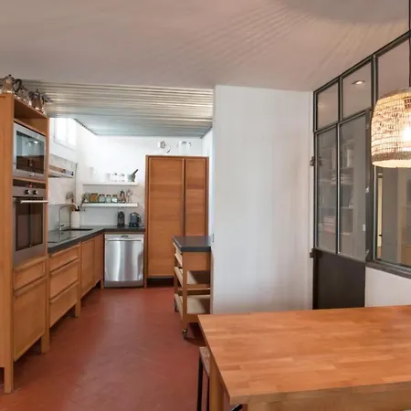 Apartment Charming And Large Duplex Flat With Beautiful Terrace In Avignon